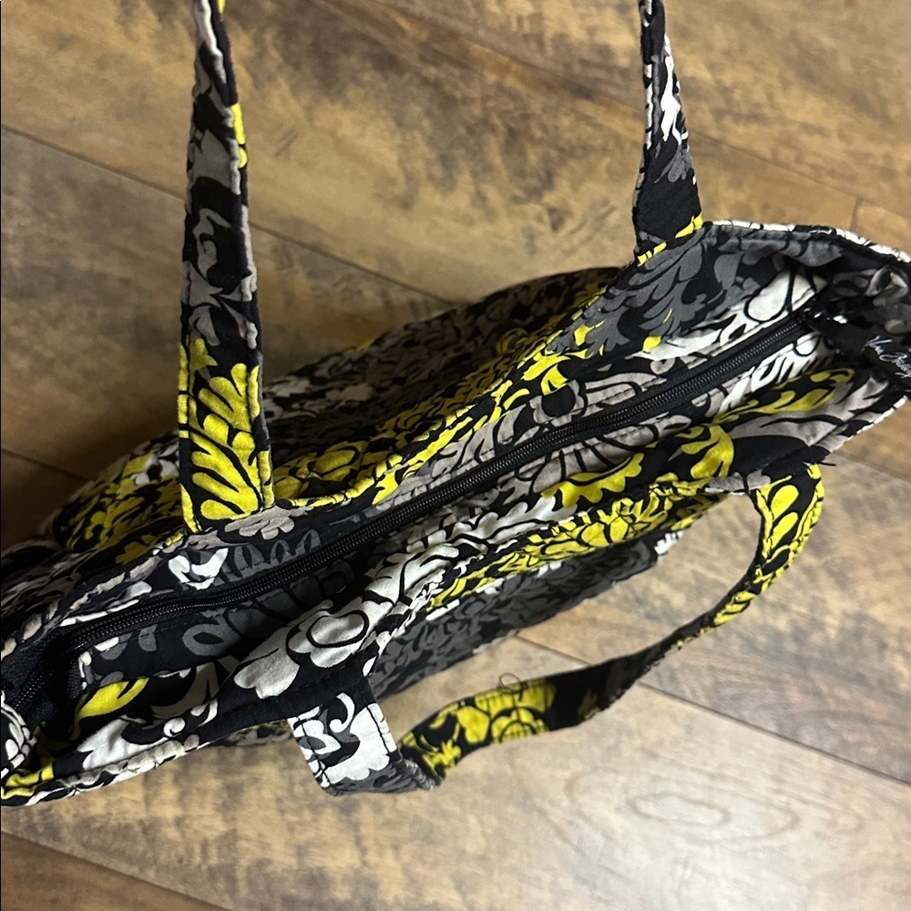 VERA BRADLEY “Baroque” (Retired 2010) Quilted Large Zipper Tote Bag - Picture 6 of 8